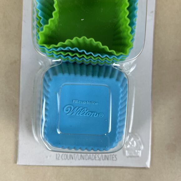Wilton‎ Silicone Square Baking Cups  12 pk - Picture 4 of 4